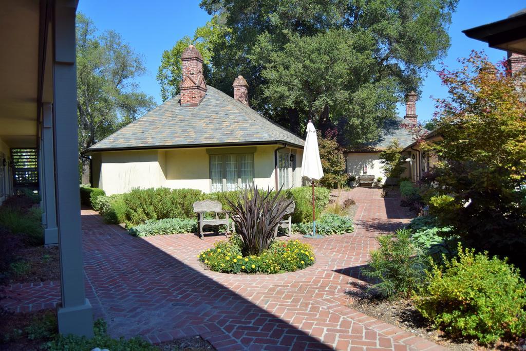 Inn Vineyard Country