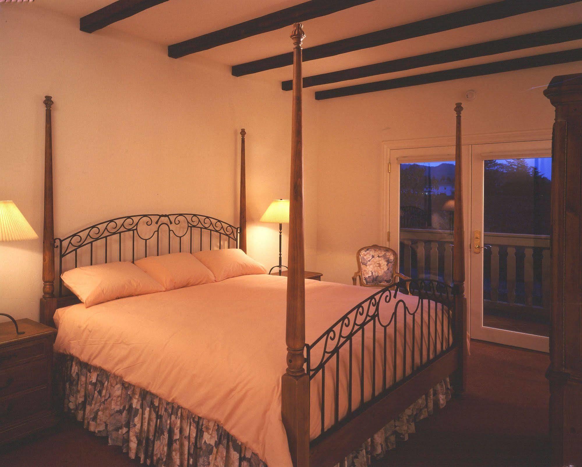 Inn Vineyard Country 2*