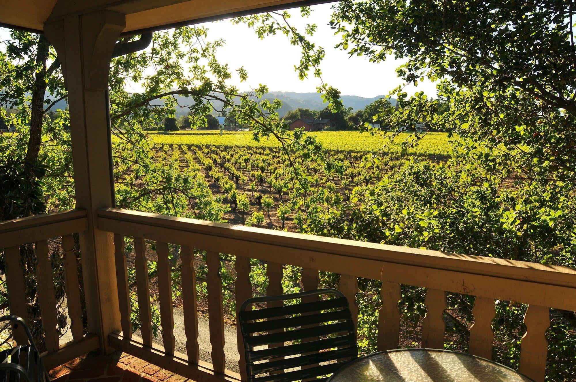 Vineyard Country Inn
